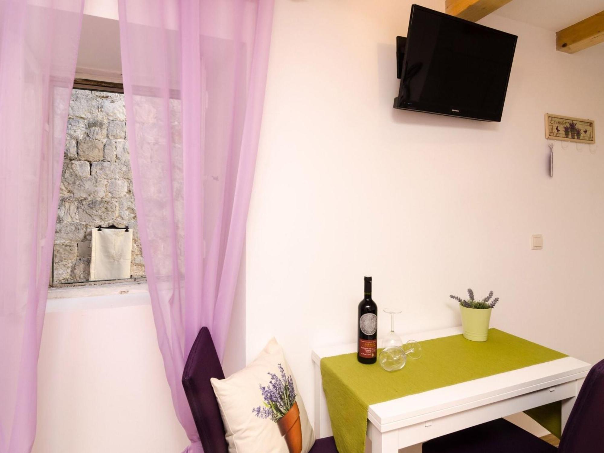 Lavender Garden Apartments - Studio Apartment Ground Floor - Apt 1 Ντουμπρόβνικ Εξωτερικό φωτογραφία